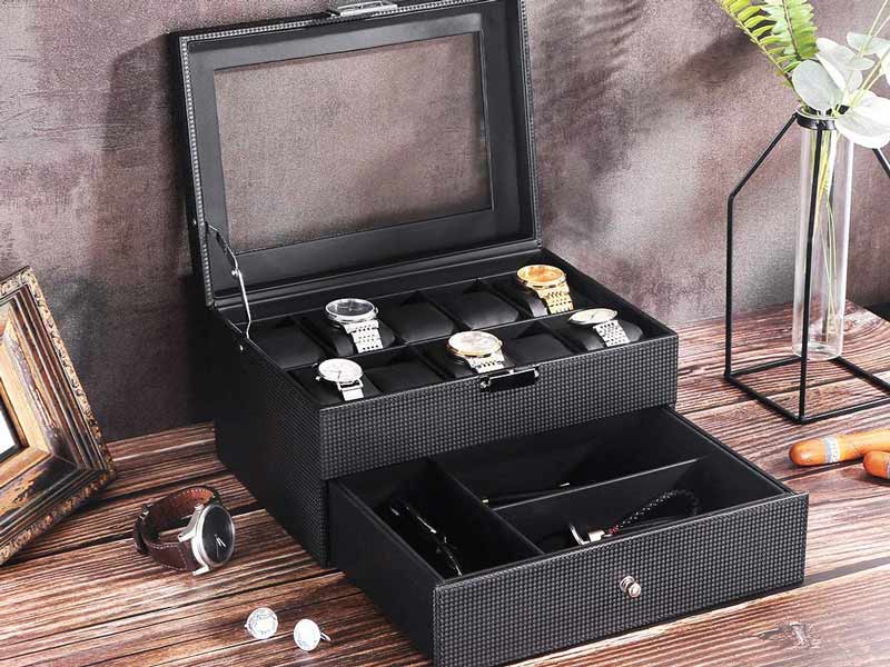 3. جای مناسبی برای ساعتتان فراهم کنید.