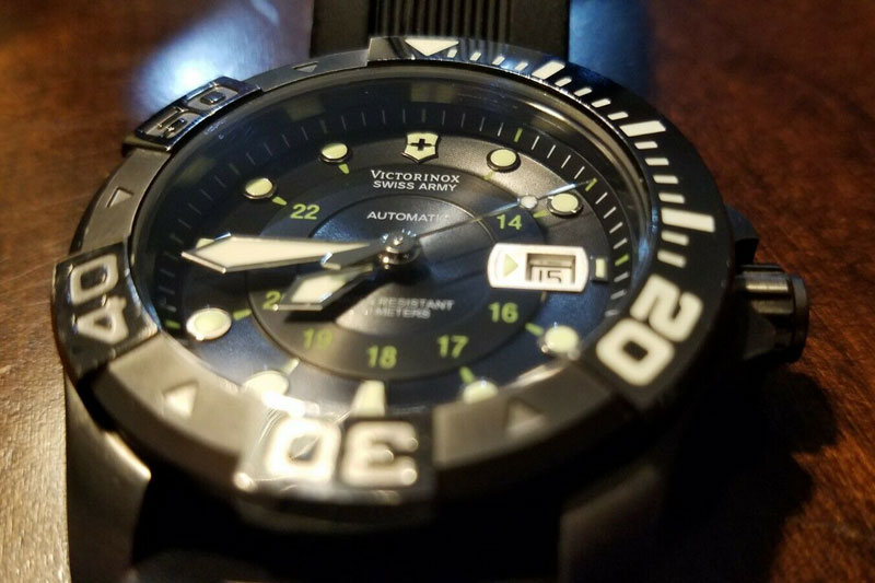ساعت مردانهی ویکتورینوکس Victorinox مدل 241421