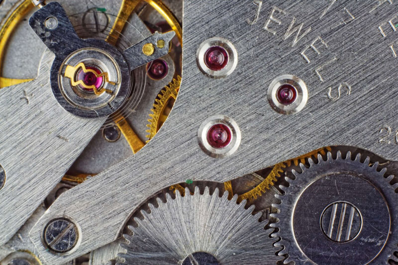 اولین حضور سنگ‌های قیمتی در صنعت ساعت‌سازی 
