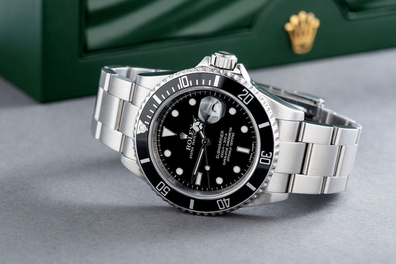 جواز قتل (۱۹۸۹) با بازی تیموتی دالتون - رولکس Rolex Submariner Ref. 16610