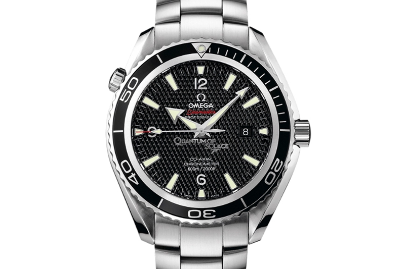 ذرهای آرامش (۲۰۰۸) با بازی دنیل کریگ - امگا Omega Seamaster Planet Ocean Ref. 2201.50.00
